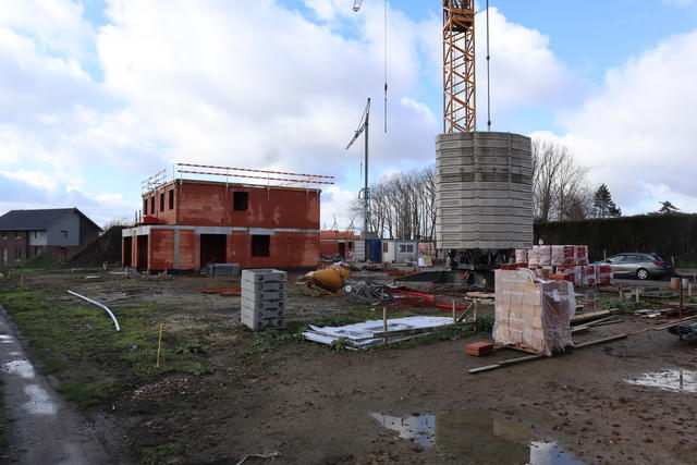 18059 Bouwen van 21 woningen te Pittem