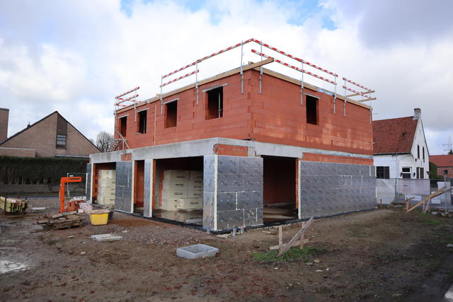 18059 Bouwen van 21 woningen te Pittem